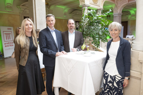 Suzanna Holzer, Bernhard Winkler, Johannes Zlattinger & Franziska Sussitz-Habich bei der Constantinus-Gala